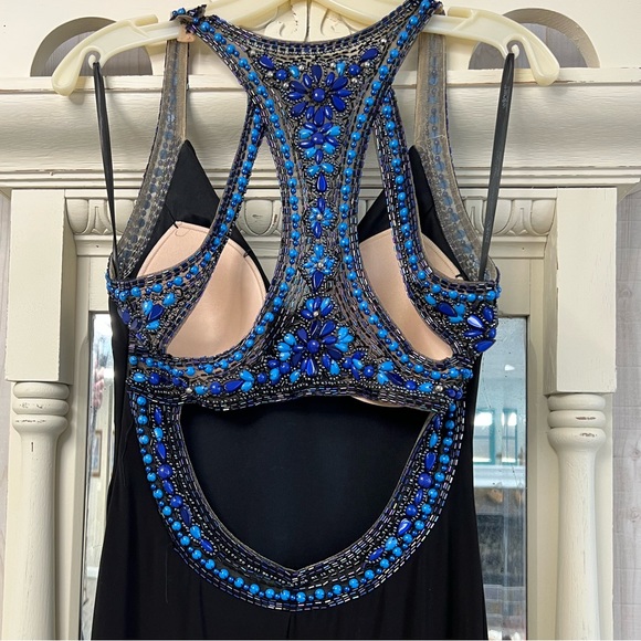 Tong Bowls Formal Dress - Picture 6 of 7